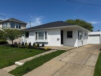 Building Photo - 74 Bermuda St