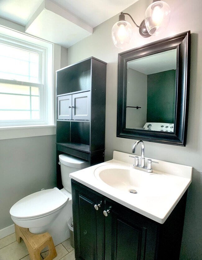 Building Photo - 313 Verdun Dr