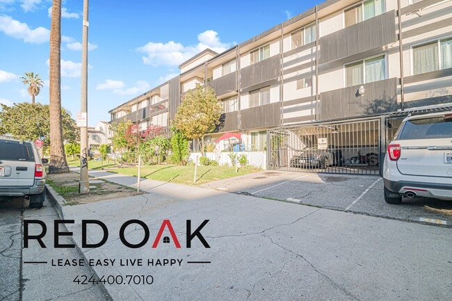 Building Photo - 1500 S Gramercy Pl