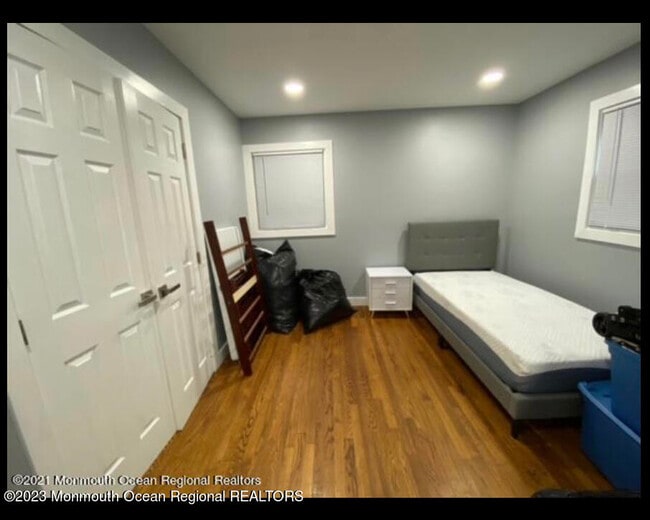 Building Photo - 437 Redmond Ave