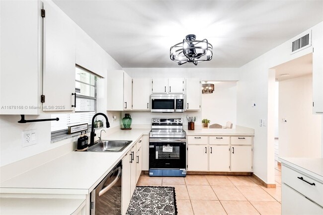 Building Photo - 15751 Woodgate Pl