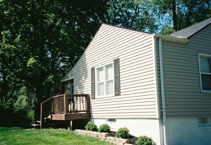 Building Photo - 5206 N Park Ave