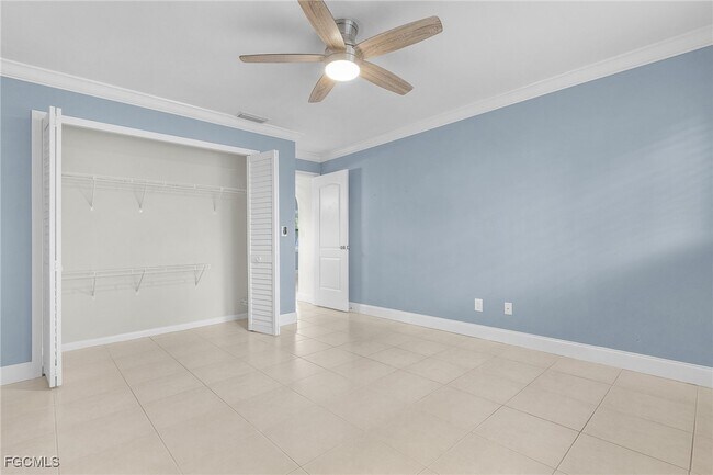 Building Photo - 930 SW 37th Ln