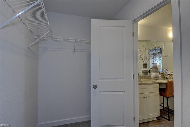 Building Photo - Three Bedroom Available