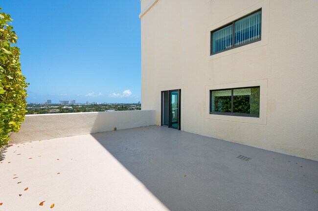 Building Photo - 100 N Federal Hwy