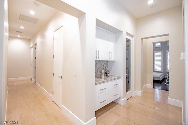 Building Photo - 69 Hawk Ridge Dr