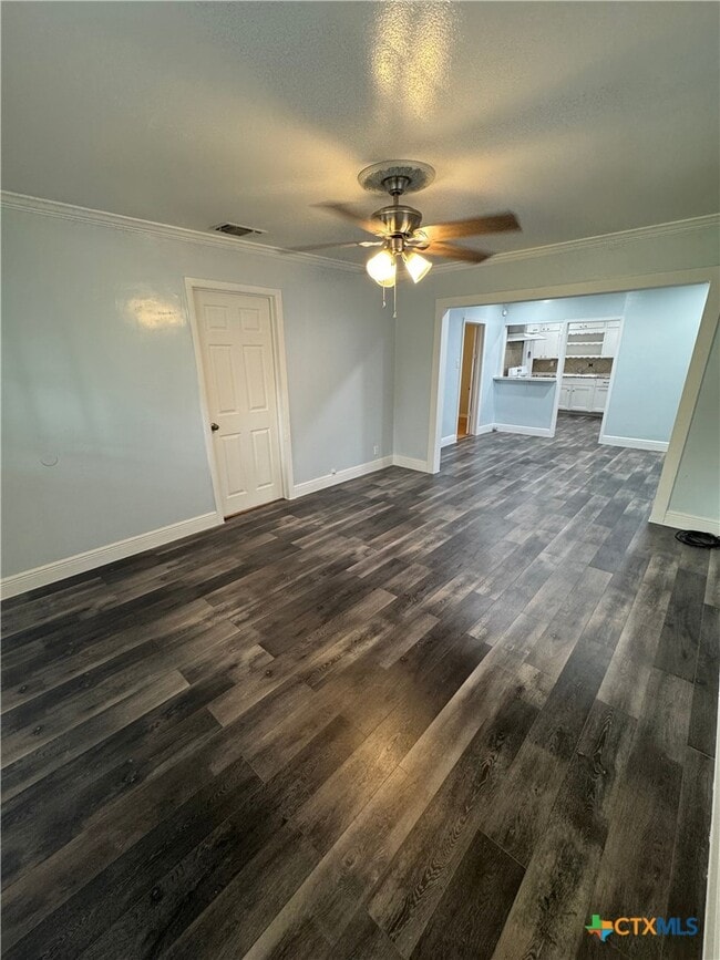 Building Photo - 1705 Holly St