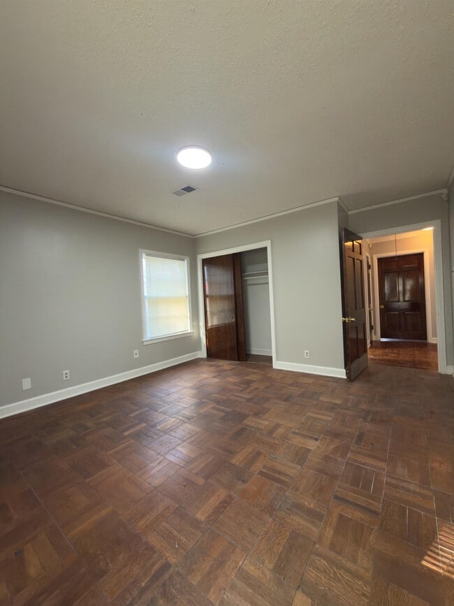 Building Photo - 3443 Barron Ave