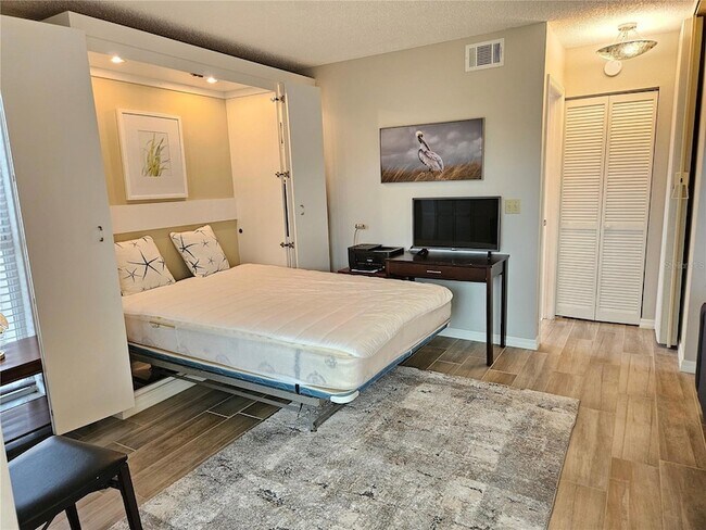 Building Photo - 435 Cerromar Ln