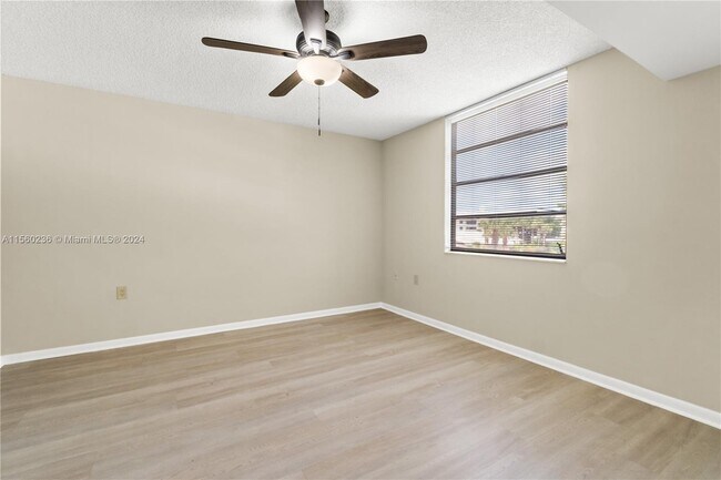 Building Photo - 3650 Whitehall Dr