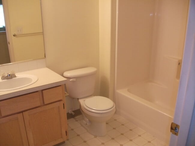 Building Photo - 15012 NE 68th Way