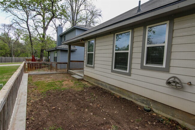 Building Photo - 13089 Vega Ct