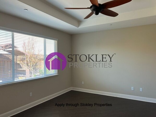 Building Photo - 2037 Aragon Dr