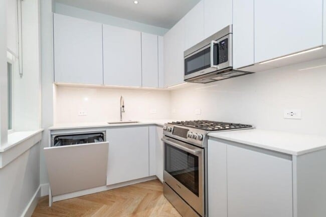 Building Photo - 1.0 bedroom in Cambridge Massachusetts 02140