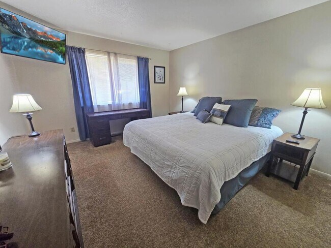 Building Photo - 3201 Emerson St