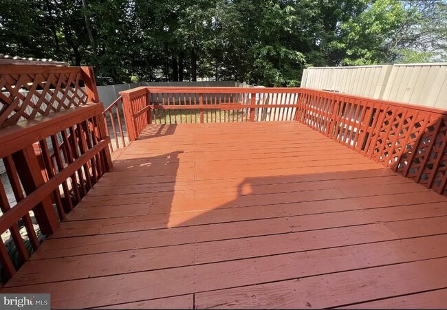 Building Photo - 9410 Squires Ct