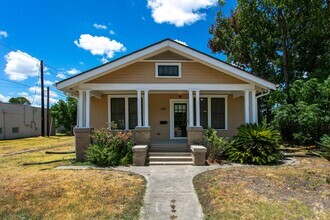 Building Photo - Fabulous 1925 Home in Bryan