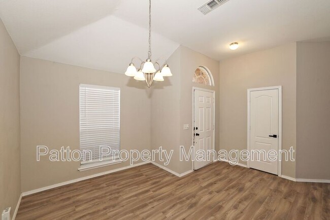 Building Photo - 6205 Janae St