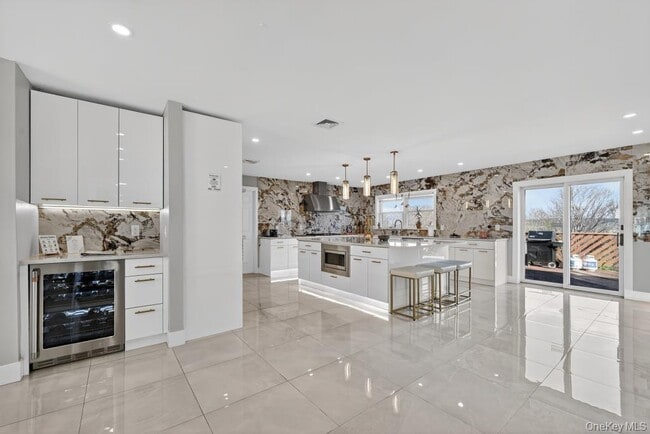 Building Photo - 66 Murray Dr