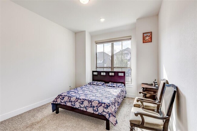 Building Photo - 212 Charbono St