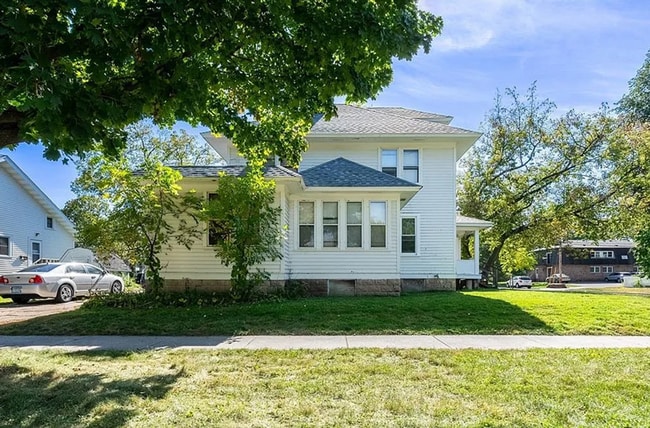 Building Photo - 521 2nd Ave