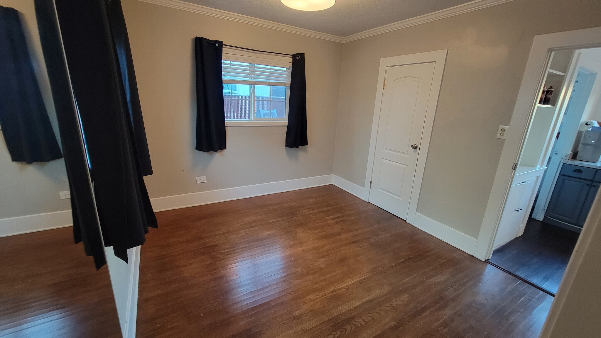 Building Photo - 1243 N Alexandria Ave