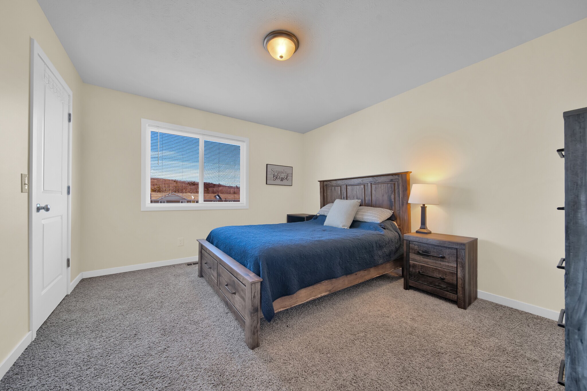 Building Photo - 3848 Vale Dr