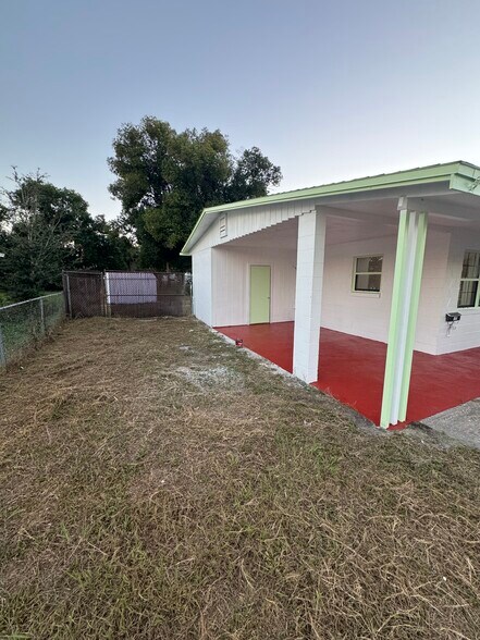 Building Photo - 844 E Church Ave