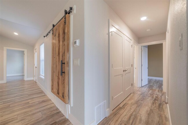 Building Photo - 620 Galston