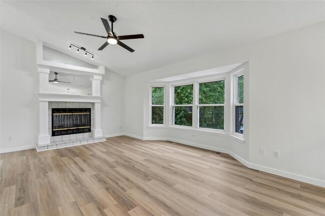 Building Photo - 802 Notre Dame Dr