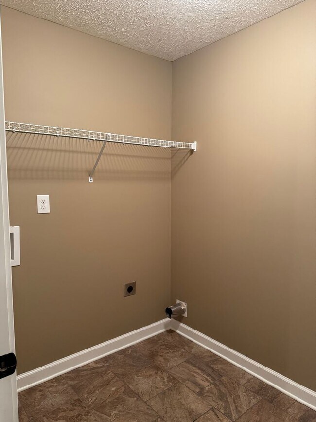 Building Photo - Crosswinds Subdivision! Beautiful 2 Story ...