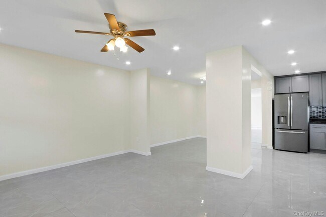 Building Photo - 22 Firth St