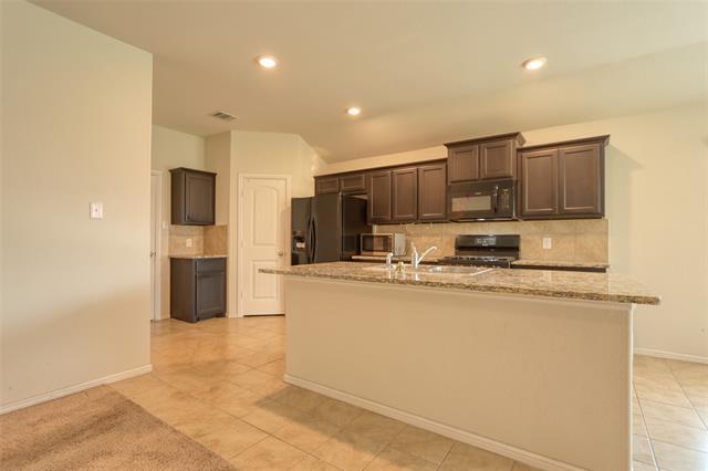 Building Photo - 744 Walls Blvd