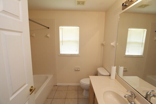 Building Photo - 885 Tavernier Cir NE