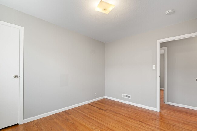 Building Photo - 101 Cerro Dr