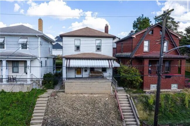 Building Photo - 232 Lakewood Ave