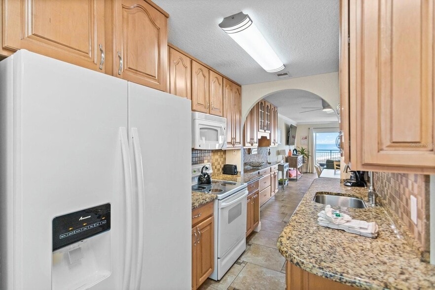 Building Photo - 13000 Gulf Ln