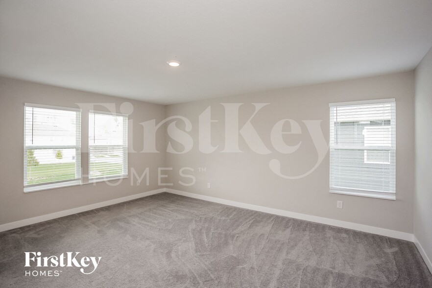 Building Photo - 6436 Stokes Ave