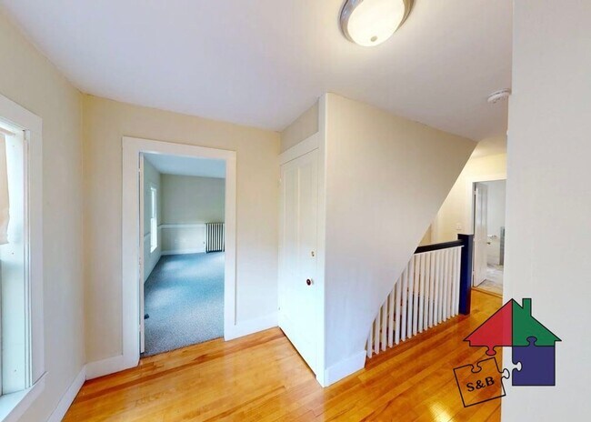 Building Photo - 123 Hill St