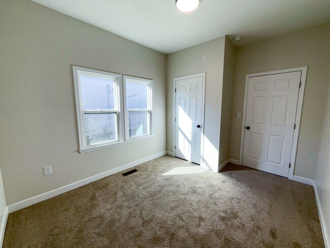 Building Photo - Charming Cape Cod in Columbus | 3BR, Updat...