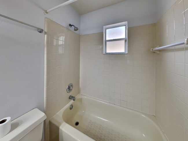 Building Photo - 1118 Vista Palma Way