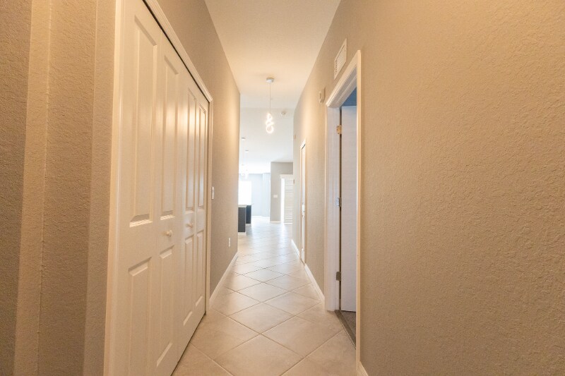 Building Photo - 14281 Heritage Landing Blvd