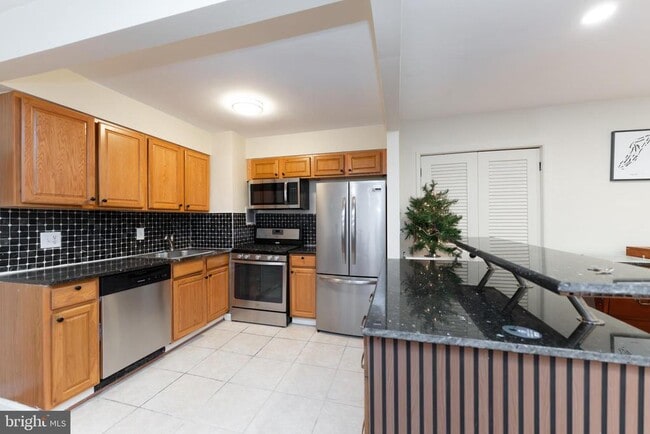 Building Photo - 1832 Metzerott Rd