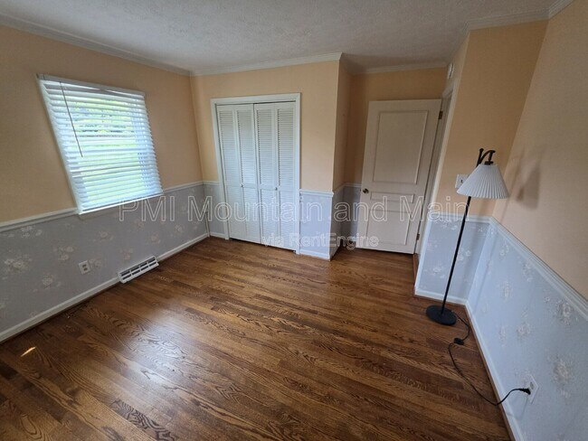 Building Photo - 15 Ginell Cir