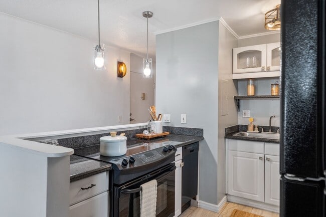 Building Photo - Live your best life in this well-appointed...