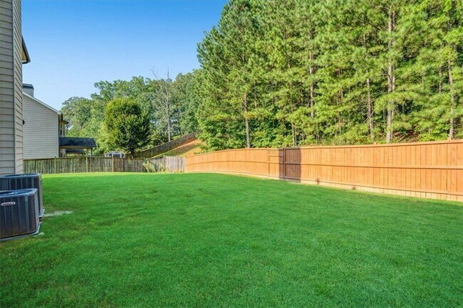 Building Photo - 3355 Palmer Lake Pointe