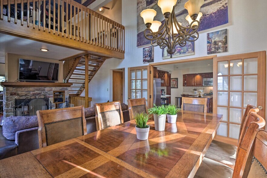 Building Photo - 1131 Pine Ridge Rd