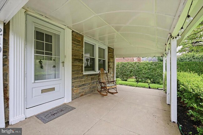 Building Photo - 219 Crosshill Rd