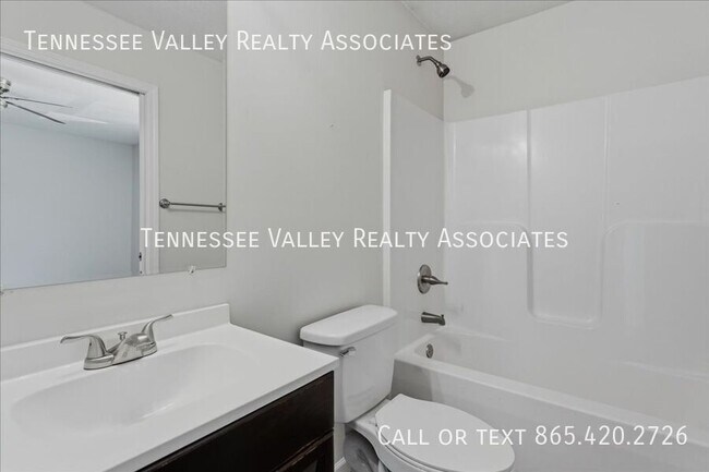 Building Photo - 1820 Andes Rd