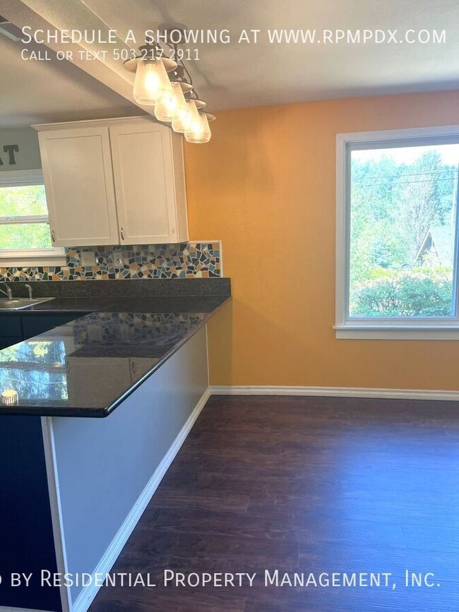Building Photo - 4512 SW Fairvale Ct
